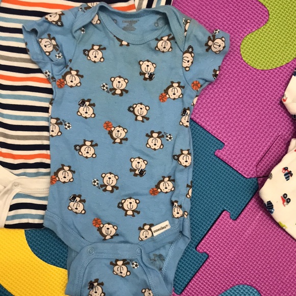 (4) 0-3 months ONESIES!! - Picture 4 of 8